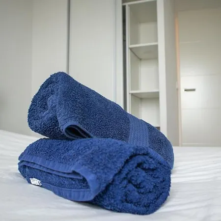 Apartment Rooftop Avec Vue Sur Les Pyrenees Et Jacuzzi, Au Pied Du Zenith Toulouse